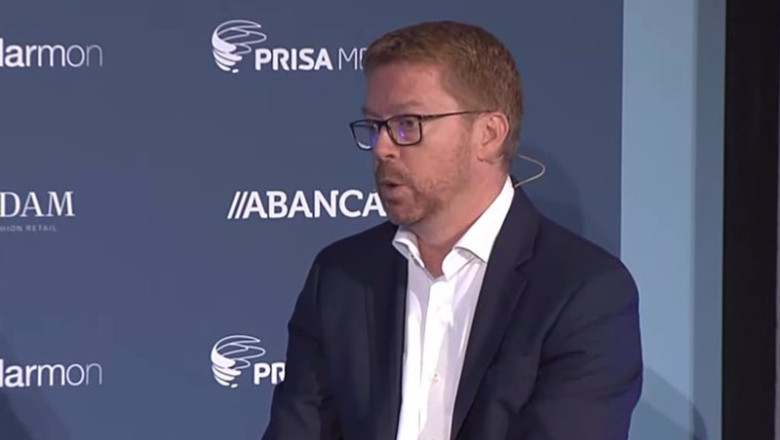 El consejero delegado de Telefónica España, Sergio Oslé, durante su intervención en el Foro Tendencias 2023 de 'El País' | EL PAÍS ep el consejero delegado de telefonica espana sergio osle durante su intervencion en el foro