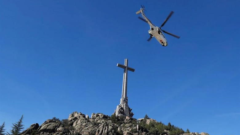 ep el helicoptero super puma del ejercito del aire que traslada los restos mortales de francisco