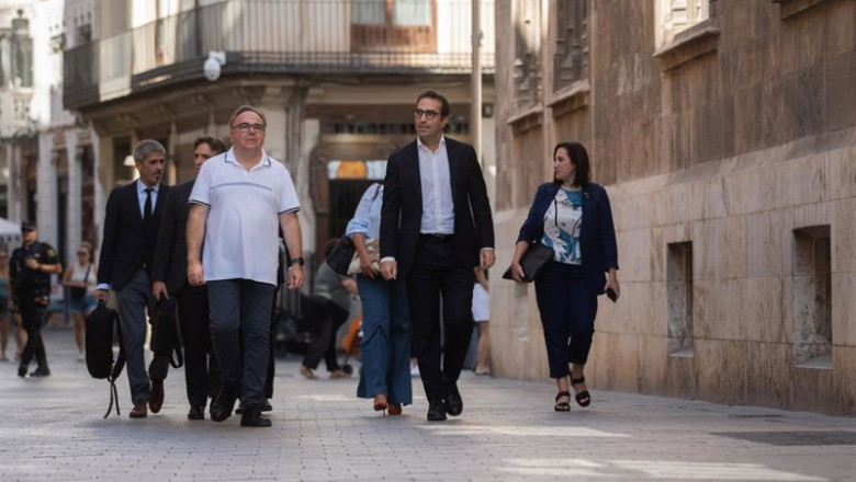 El ministro de Economía, Comercio y Empresa, Carlos Cuerpo, preside la Conferencia Sectorial de Comercio (Consejo Interterritorial de Internacionalización), en el Palau de la Generalitat en València. | Jorge Gil - Europa Press ep el ministro de economia comercio y empresa carlos cuerpo preside la conferencia sectorial de