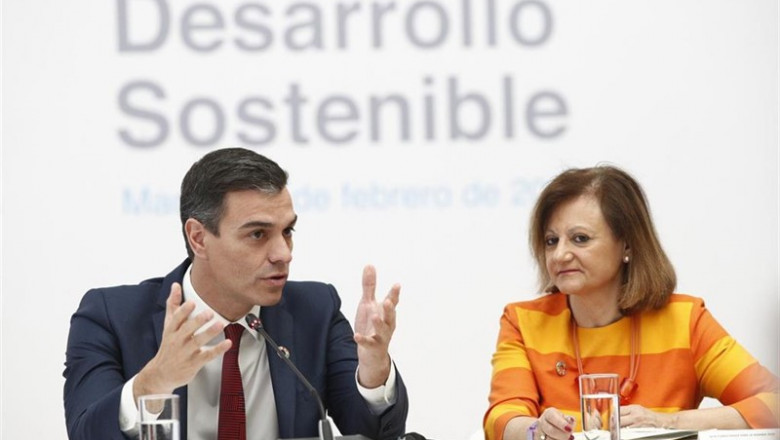 El presidente del Gobierno, Pedro Sánchez, y la alta comisionada para la Agenda 2030, Cristina Cristina Gallach, durante la presentación del Consejo Asesor de Desarrollo Sostenible. PEDRO SANCHEZ PEREZ-CASTEJÓN; | Eduardo Parra - Europa Press - Archivo ep el presidente del gobierno pedro sanchez y la alta comisionada para la agenda 2030 cristina