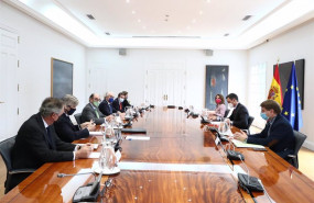 ep el presidente del gobierno pedro sanchez y la vicepresidenta tercer y ministra de transicion