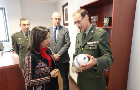 ep en una visita al centro militar de farmacia de la defensa