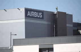 ep fachada de la sede de la empresa airbus en getafe en madrid espana