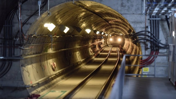 ep fcc pone en servicio la linea 5 del metro de bucarest primera gran infraestructura de transporte