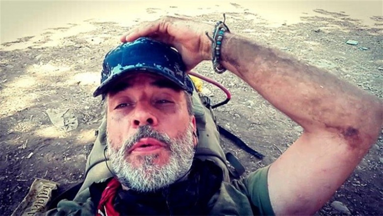 Imagen del periodista Ferrán Barber, en un dscanso en el camino, minutos antes de ser brutalmente retenido por las fuerzas de seguridad del Kurdistan iraquí | REPORTEROS SIN FRONTERAS - Archivo ep imagen del periodista ferran barber en un dscanso en el camino minutos antes de ser brutalmente