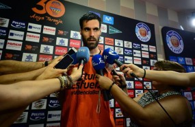 ep jugadorvalencia basket fernando san emeterio atiendelos medios