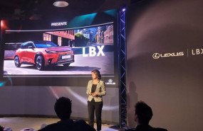ep la directora de lexus espana mar pieltain durante una rueda de prensa en valencia en la