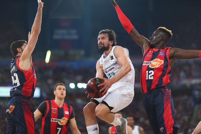 Llull en el Baskonia - Real Madrid | ACB PHOTO / A. ARRIZABALAGA ep llullbaskonia - real madrid