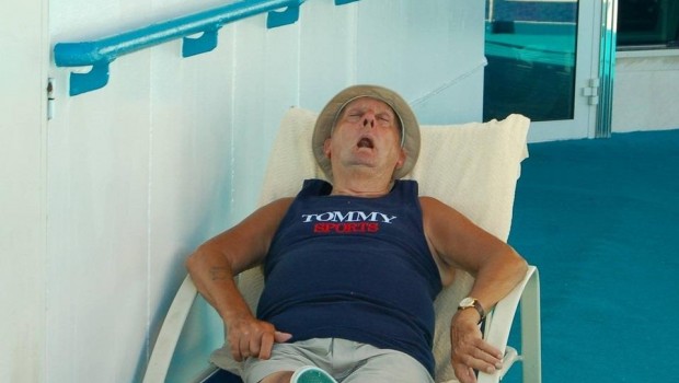 ep mayor anciano dormir dormido durmiento vejez tumbona