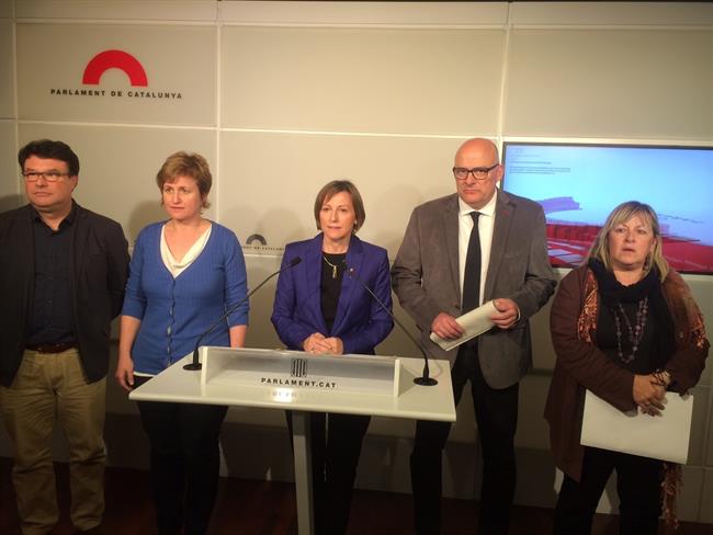 Mesa del Parlament con Carme Forcadell, Corominas, Simó, Barrufet y Nuet | EUROPA PRESS ep mesaparlamentcarme forcadell corominas simo barrufetnuet