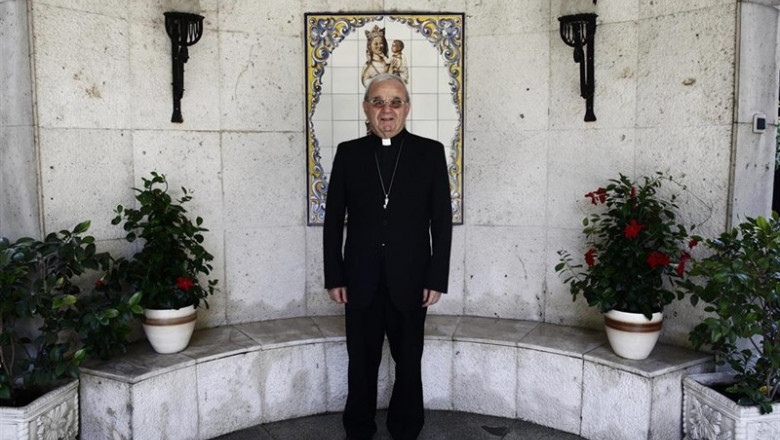 El nuncio del Papa en España, Renzo Fratini, posa en la Nunciatura Apostólica en España tras una entrevista para Europa Press. | EDUARDO PARRA- EUROPA PRESS ep nunciopapaespana renzo fratini posala nunciatura apostolicaespanauna entrevistaeuropa press