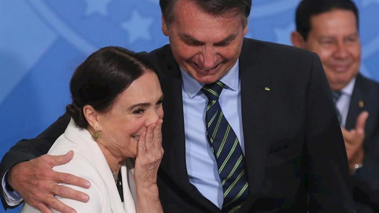 Regina Duarte y Jair Bolsonaro | Antonio Cruz/Agencia Brazil/dpa - Archivo ep regina duarte y jair bolsonaro