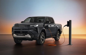 ep toyota anuncia la llegada de la version electrica de su pick up hilux para el primer trimestre de