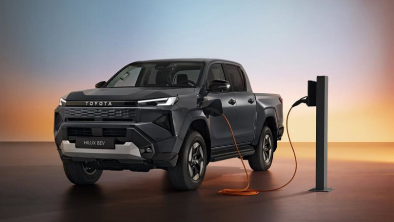 ep toyota anuncia la llegada de la version electrica de su pick up hilux para el primer trimestre de