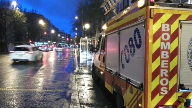 ep un camionbomberossevilla atiende incidenciastemporal