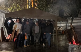 ep unos 60 tractores pasan la noche en el paseo pereda en protesta contra el acuerdo con mercosur