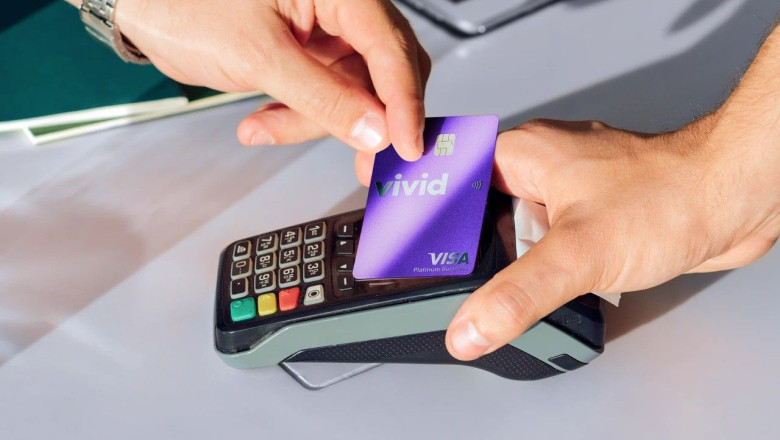 vivid card