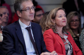 ep archivo   el gobernador del banco de espana pablo hernandez de cos y la vicepresidenta de asuntos