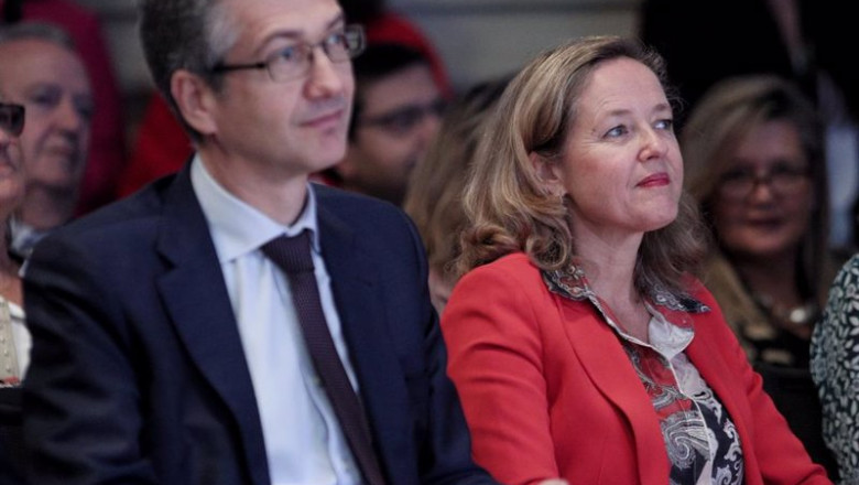 ep archivo   el gobernador del banco de espana pablo hernandez de cos y la vicepresidenta de asuntos