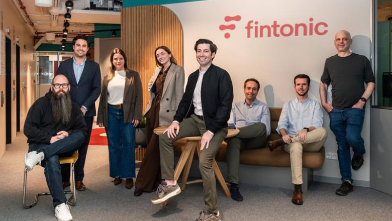 ep archivo   equipo de fintonic con armando baquero como consejero delegado en el centro sentado