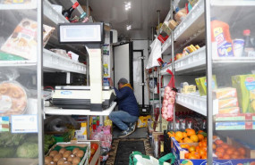 ep archivo   un vendedor ambulante de alimento