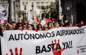 ep decenas de personas durante una manifestacion de trabajadores autonomos para protestar contra la