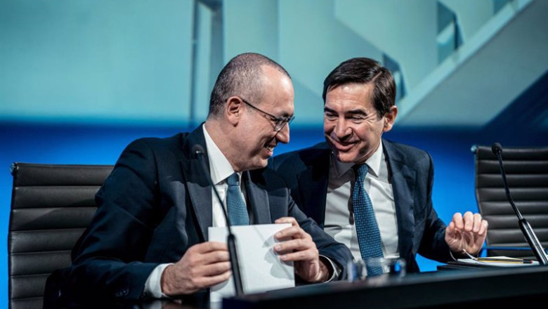 ep el consejero delegado de bbva onur gen izda y presidente carlos torres vila dcha durante la ep el consejero delegado de bbva onur gen izda y presidente carlos torres vila dcha durante la