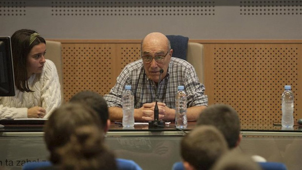 ep el ex-preso de eta jose ramon lopez abetxuko durante una charla sobre la situacion de los