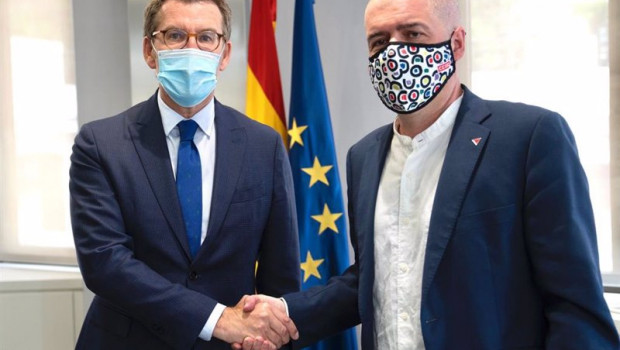 ep el lider del partido popular alberto nunez feijoo con el secretario general de ccoo unai sordo en