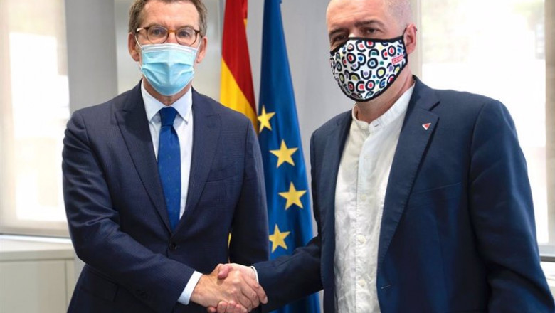 ep el lider del partido popular alberto nunez feijoo con el secretario general de ccoo unai sordo en