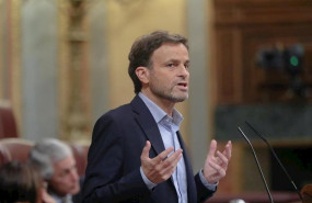 ep el presidente de undas podemos-en comu podem-galicia en comun jaume asens hablando en la tribuna