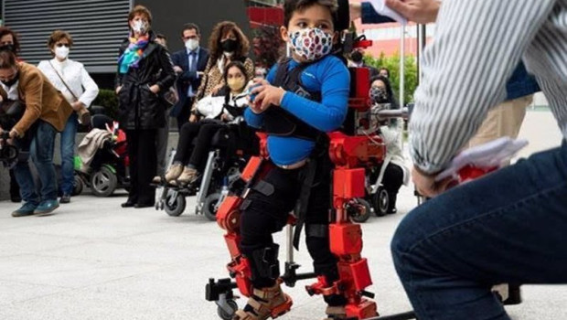 ep el primer exoesqueleto pediatrico robotizado y articulado del mundo el atlas 2030 desarrollado