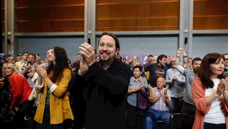 El secretario general de Podemos, Pablo Iglesias, durante el acto de hoy en la sala Multiusos de Zaragoza. | Fabián Simón - Europa Press ep el secretario general de podemos pablo iglesias durante el acto de hoy en la sala multiusos de