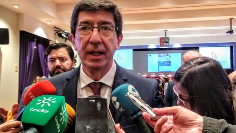 El vicepresidente de la Junta de la Andalucía y consejero de Turismo, Regeneración, Justicia y Administración Local, Juan Marín, atiende a los periodistas, en una imagen de archivo. | EUROPA PRESS ep el vicepresidente de la junta de la andalucia y consejero de turismo regeneracion justicia y