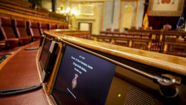 ep escano vacio del secretario general de vox javier ortega smith tras haber dado positivo en