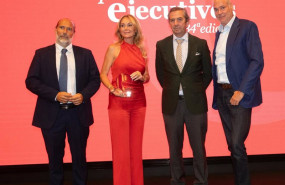 ep esther alcocer koplowitz durante la entrega del premio a su trayectoria profesional