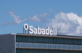ep exterior de la sede de banco sabadell a 17 de abril de 2025 en barcelona cataluna espana