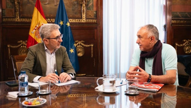 ep i d el ministro de hacienda arcadi espana y el secretario general de ugt pepe alvarez