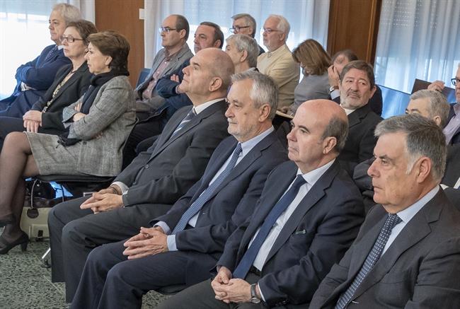 Manuel Chaves y José Antonio Griñán en el juicio por los ERE | POOL ep manuel chavesjose antonio grinanjuiciolos ere