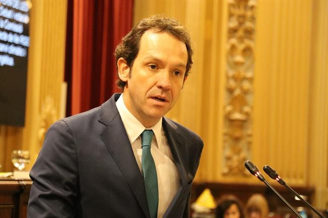 Marc Pons durante el debate de la Ley | PARLAMENT IB ep marc pons durantedebatela ley