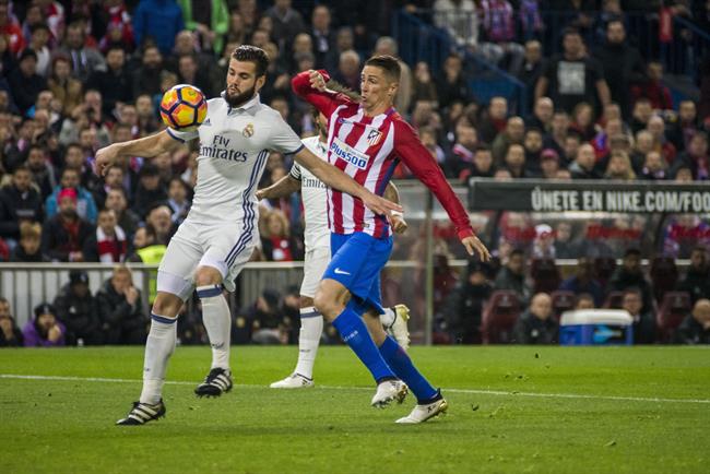 Nacho y Fernando Torres (Atlético de Madrid - Real Madrid) | EUROPA PRESS ep nachofernando torres atleticomadrid - real madrid