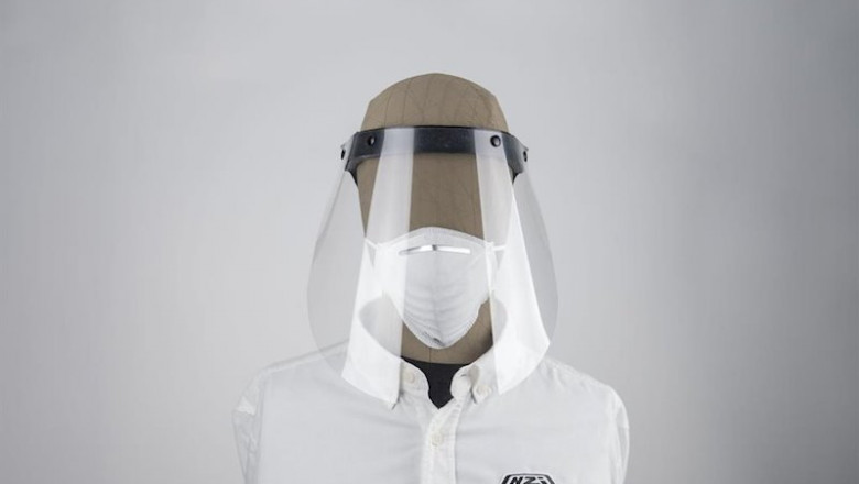 ep nzi reconvierte su fabrica de cascos para producir pantallas con las que protegerse del covid-19 ep nzi reconvierte su fabrica de cascos para producir pantallas con las que protegerse del covid-19