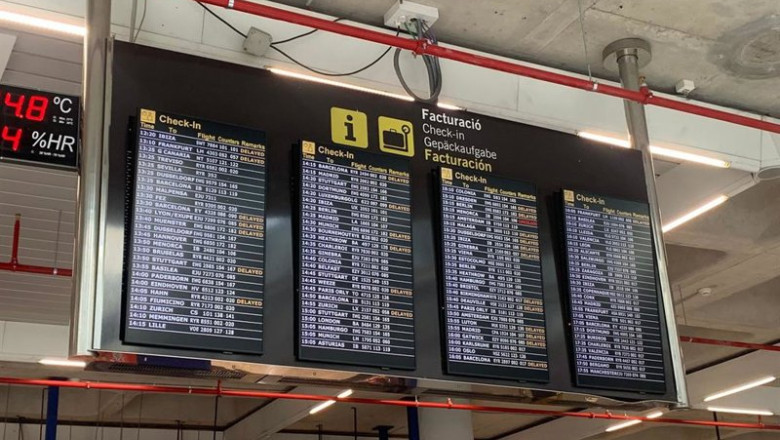 ep panel de vuelos del aeropuerto de palma