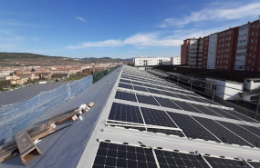 ep paneles solares fotovoltaicos en el edificio de seguridad ciudadana del ayuntamiento de pamplona