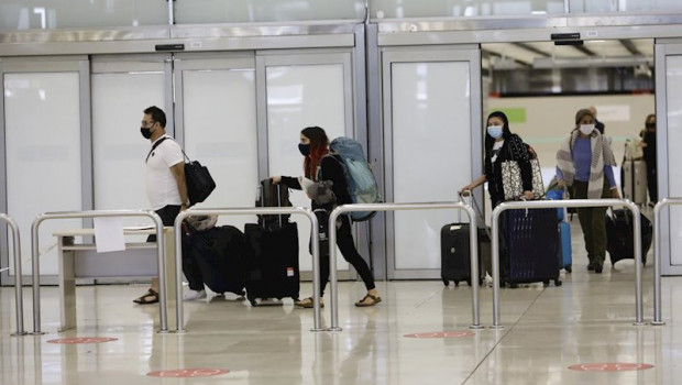 ep pasajeros en el aeropuerto adolfo suarez madrid-barajas