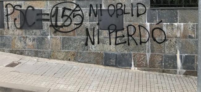 Pintada en la casa de Salvador Illa (PSC) | @SALVADORILLA ep pintadala casasalvador illa psc