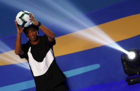 ep ronaldinho durante el sorteo de la copa america 2020