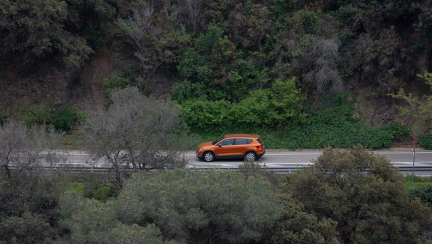 ep un coche circula por la carretera de larrabassada a 15 de abril de 2025 en barcelona cataluna ep un coche circula por la carretera de larrabassada a 15 de abril de 2025 en barcelona cataluna