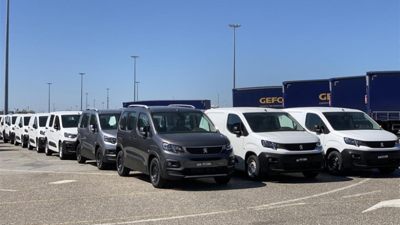 EUROPA PRESS - Archivo ep vehiculos preparadosexportacionla plantagrupo psavigo opelpeugeot