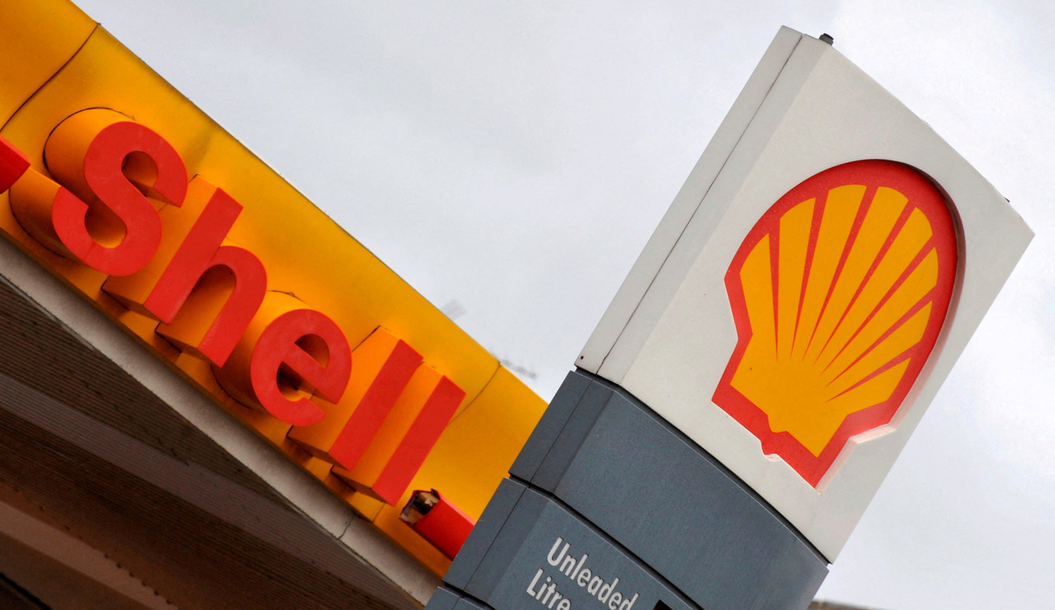 le logo de royal dutch shell est visible dans une station service shell a londres 20230724172515 